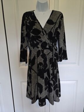 Floral Feux Wrap Midi Dress in Black and Gray